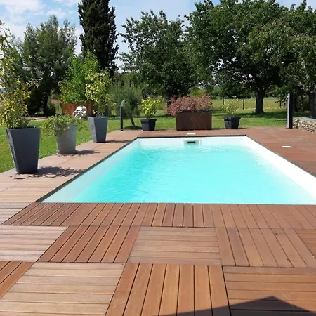 L'oustalet Classe 2 Etoiles *