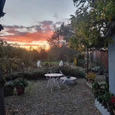 L'oustalet Classe 2 Etoiles *