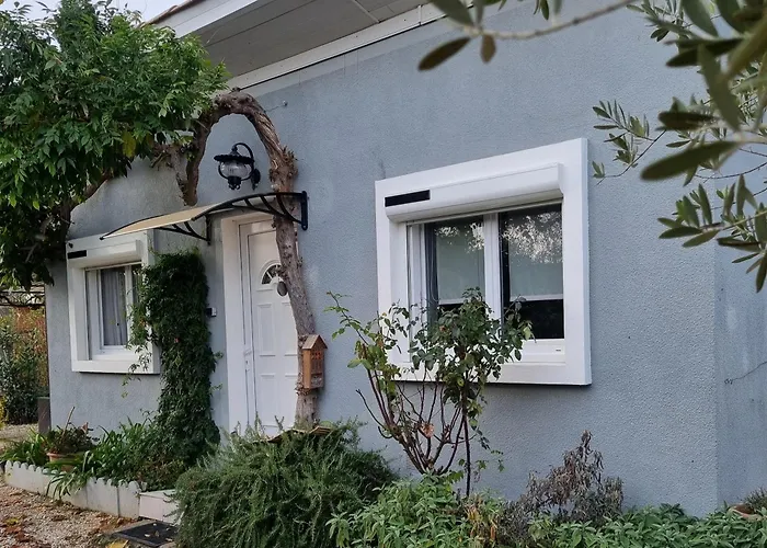 L'oustalet Classe 2 Etoiles Carbonne